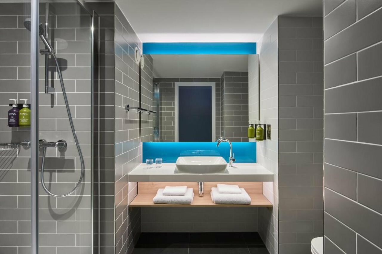 Фото Holiday Inn Express London - Limehouse, an Ihg Hotel