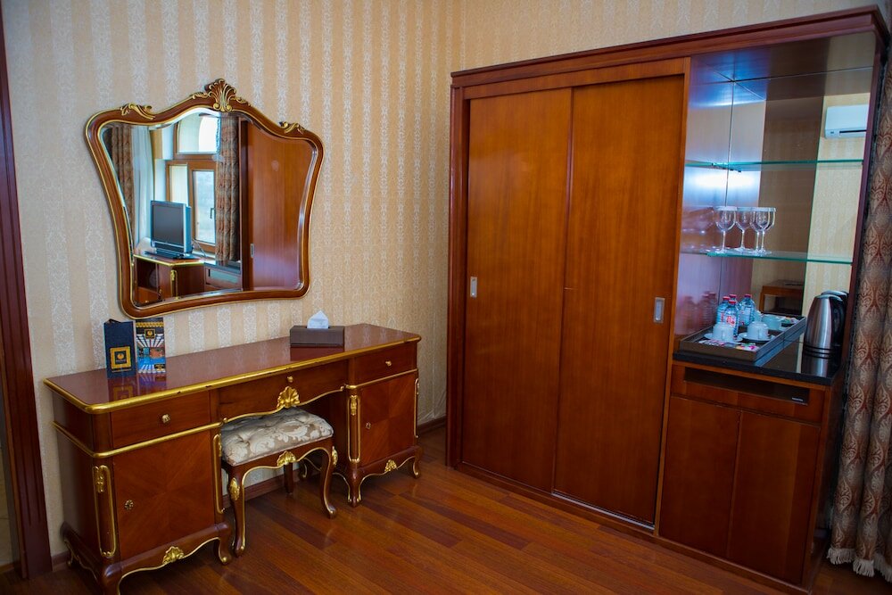 Фото Sheki Palace Hotel