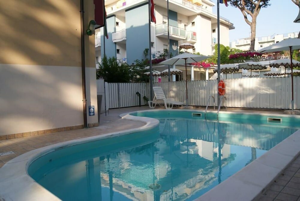 Фото Hotel Aron