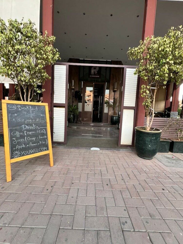 Фото La Renaissance Hotel