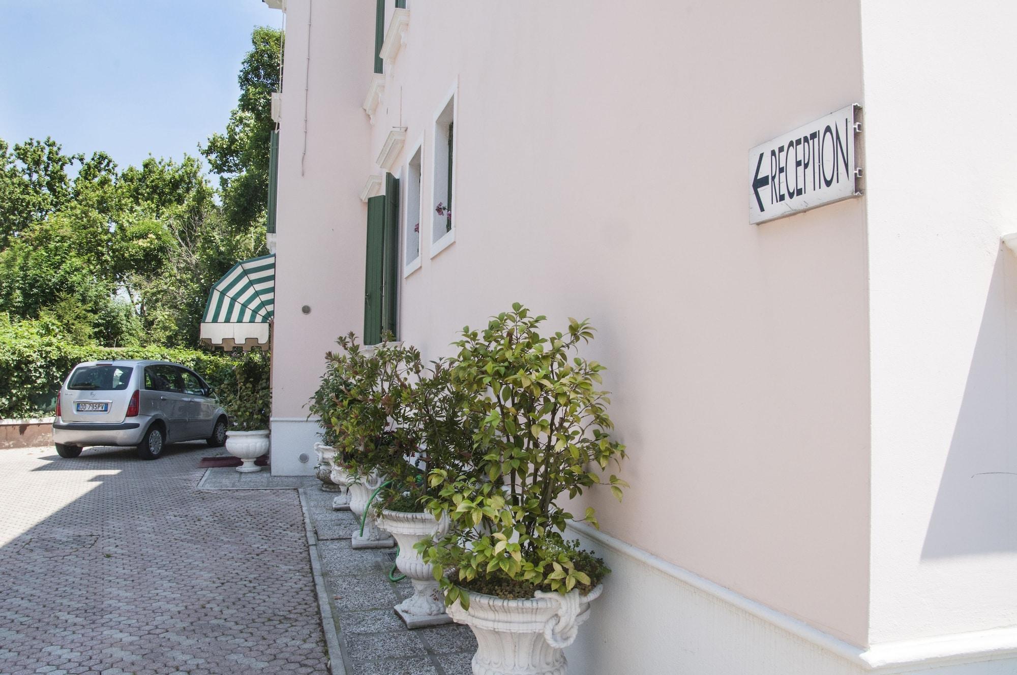 Фото Hotel Villa Serena