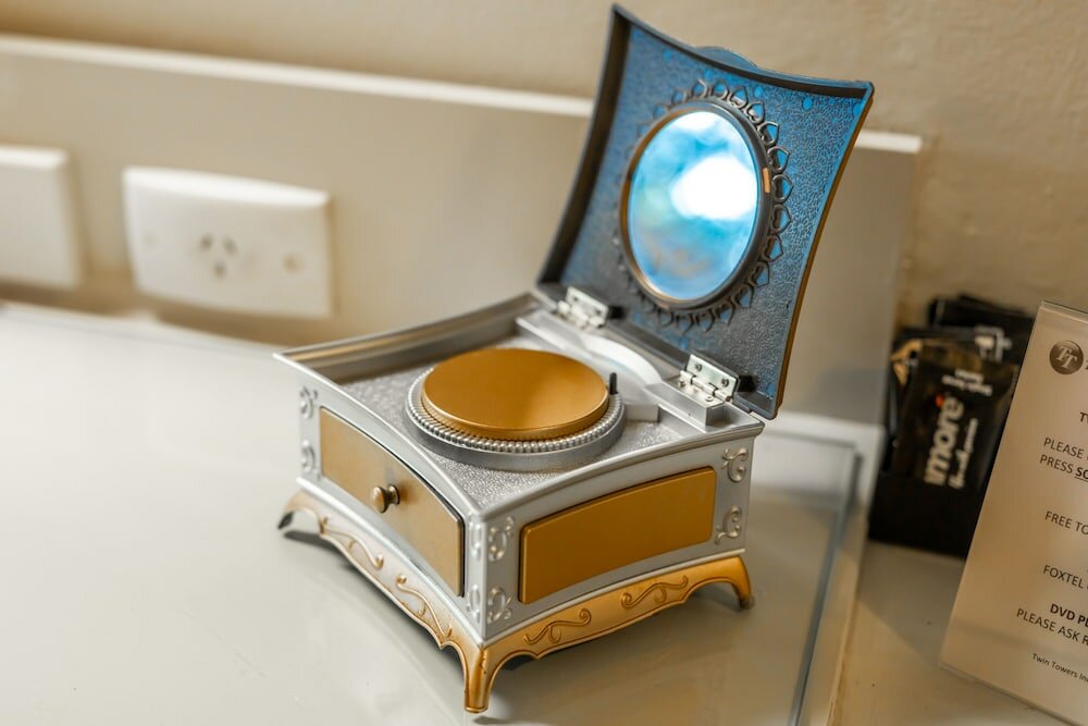 Фото Twin Towers Inn