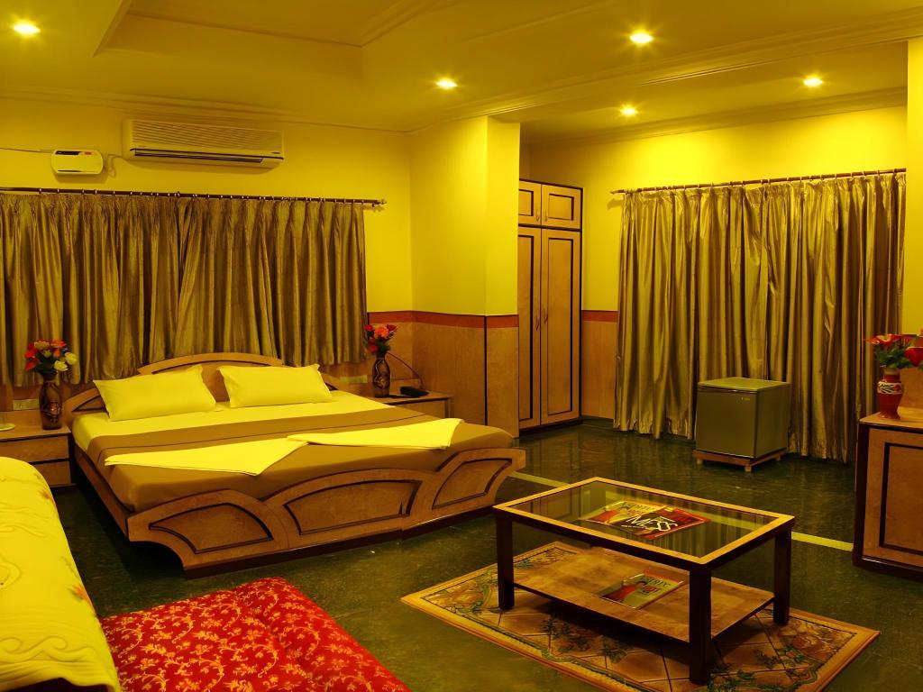 Фото Hotel Suriya International