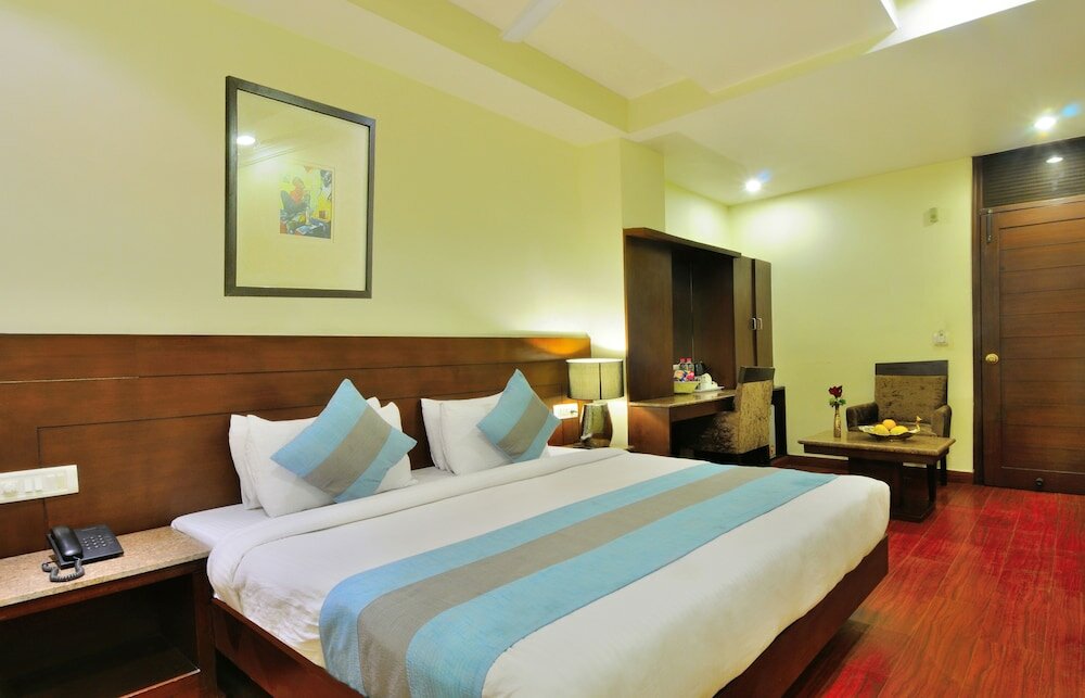 Фото Hotel The Raj, New Delhi