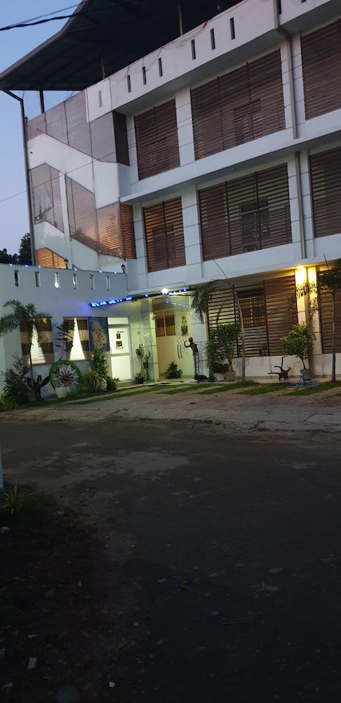 Фото Hotel Crown Plaza Katunayake