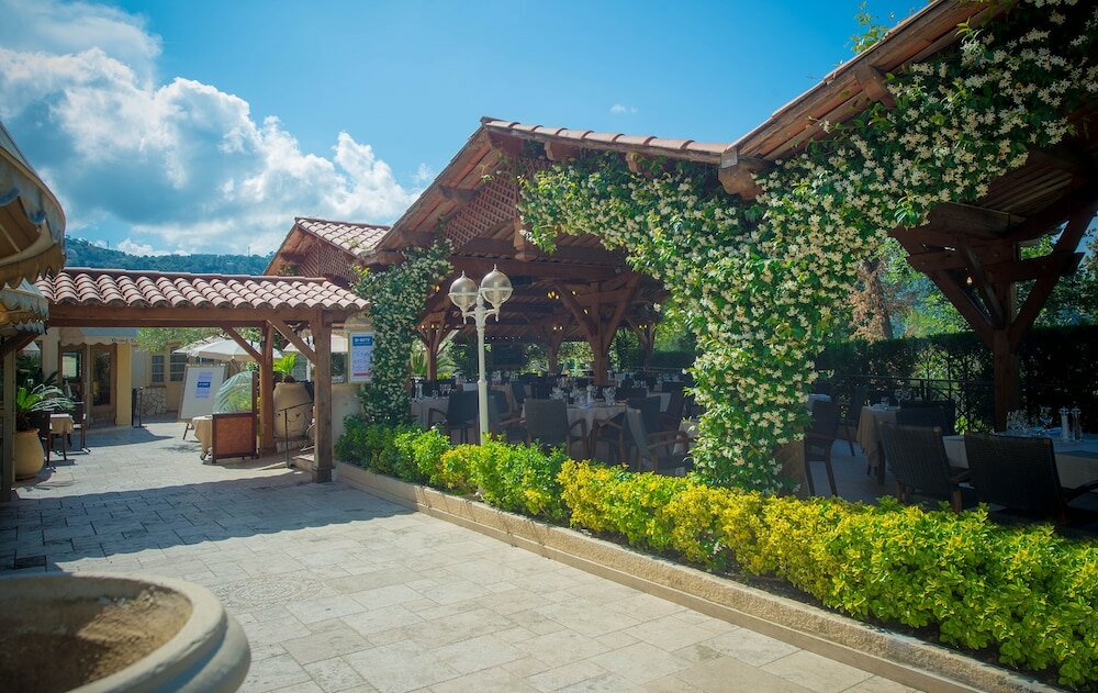 Фото Hotel Lou Castelet