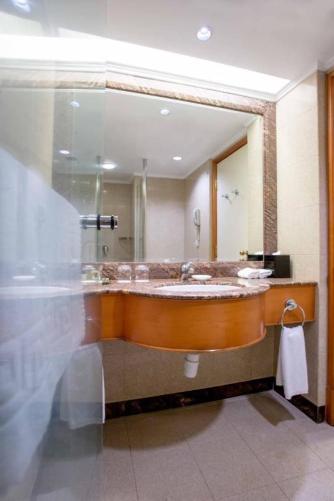 Фото Harbour Plaza North Point