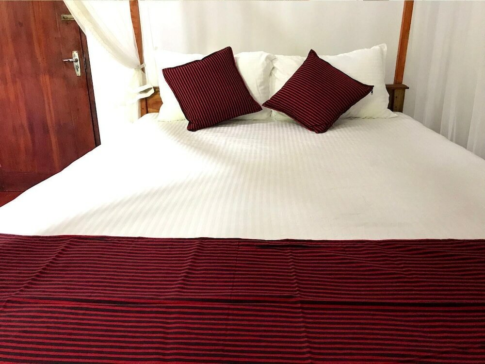 Фото Damith Tourist Inn