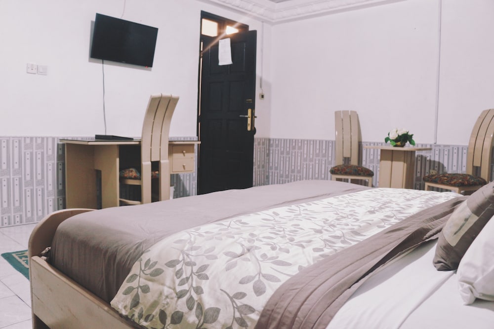 Фото Hill View Hotel McCarthy Hills