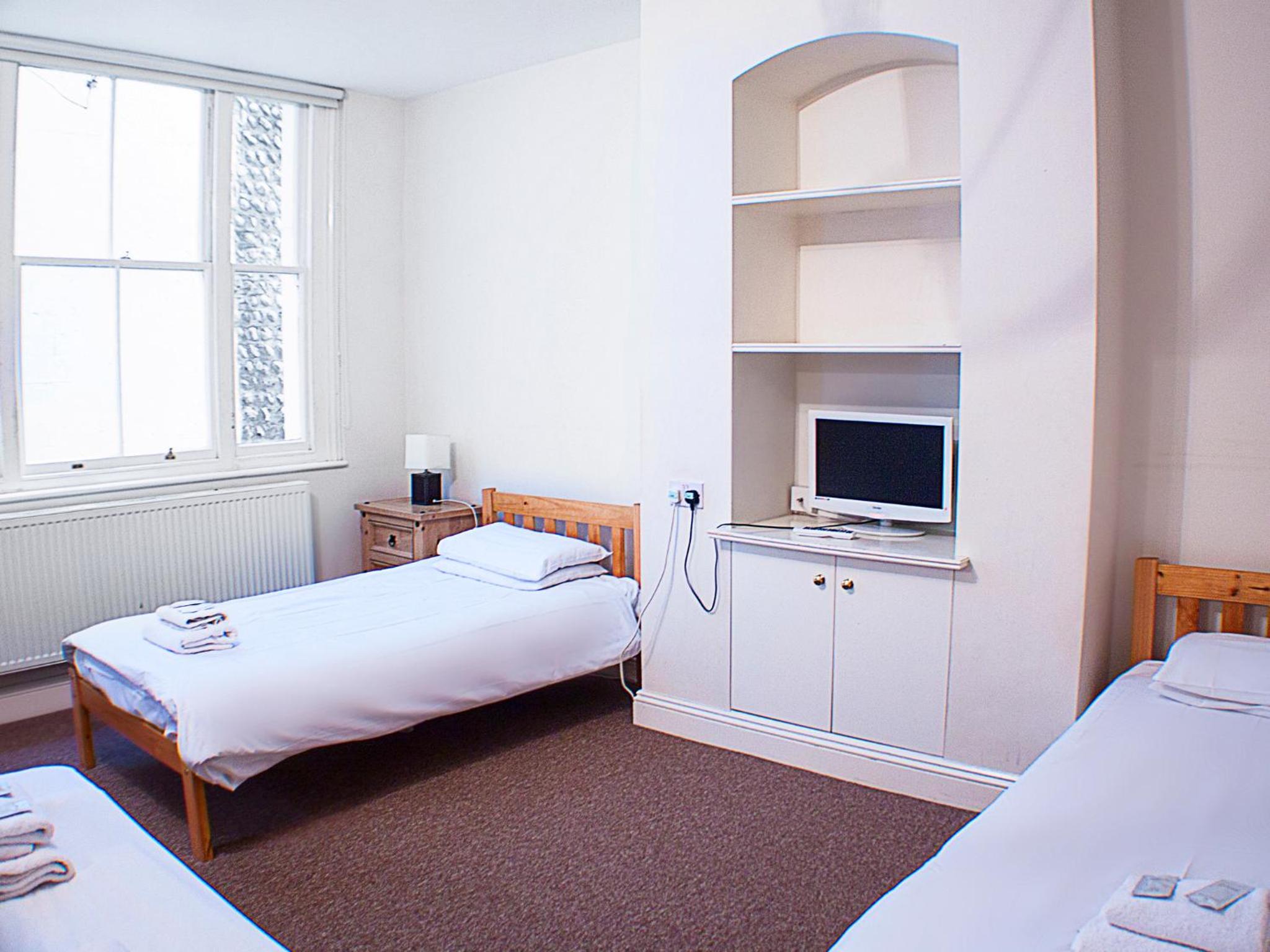 Фото The Queensbury Hotel