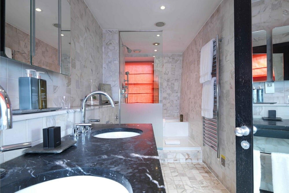 Фото Bedford Corner Hotel