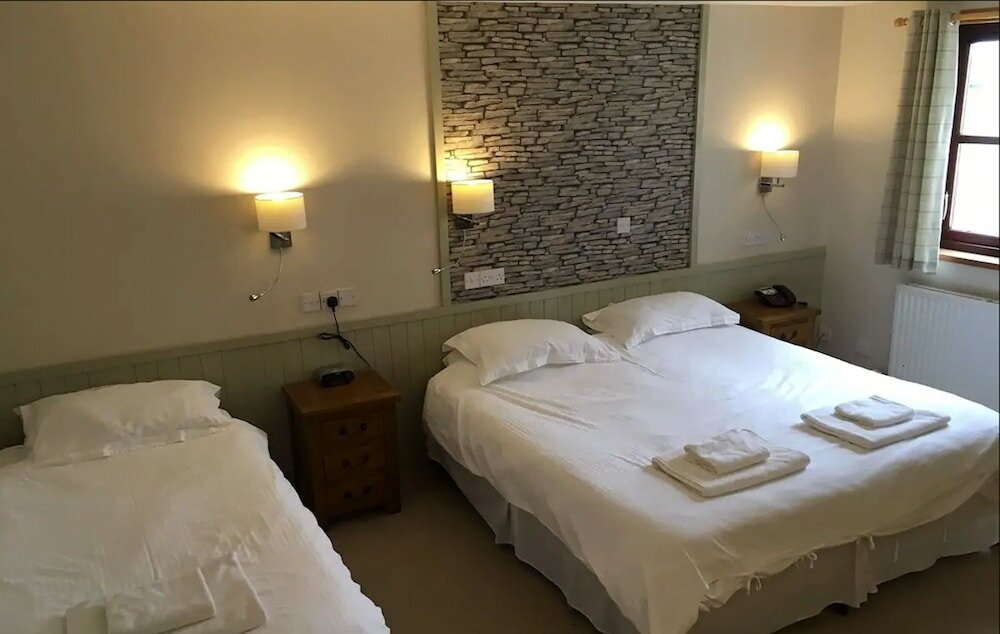 Фото Standing Stones Hotel