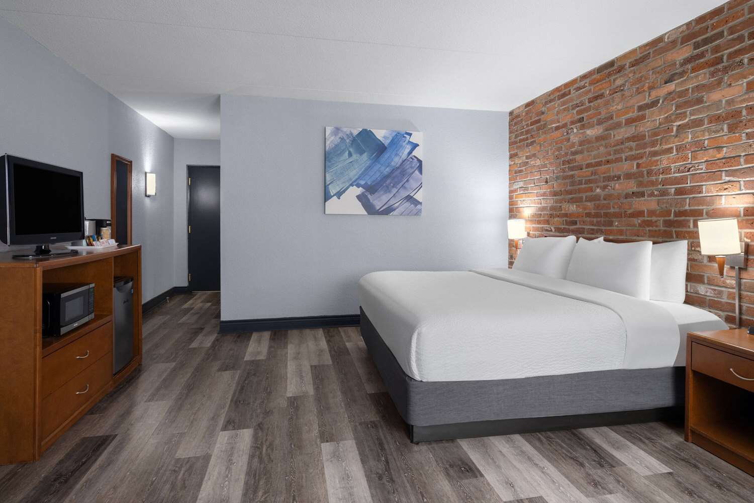 Фото Travelodge by Wyndham Barrie on Bayfield