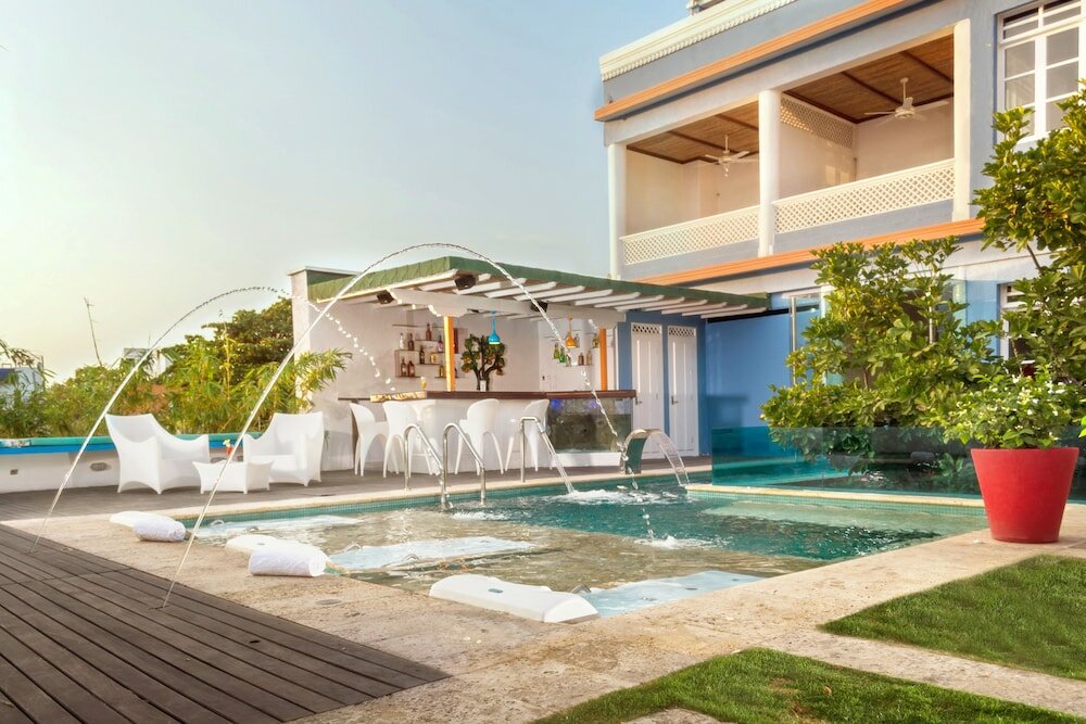 Фото отеля 2