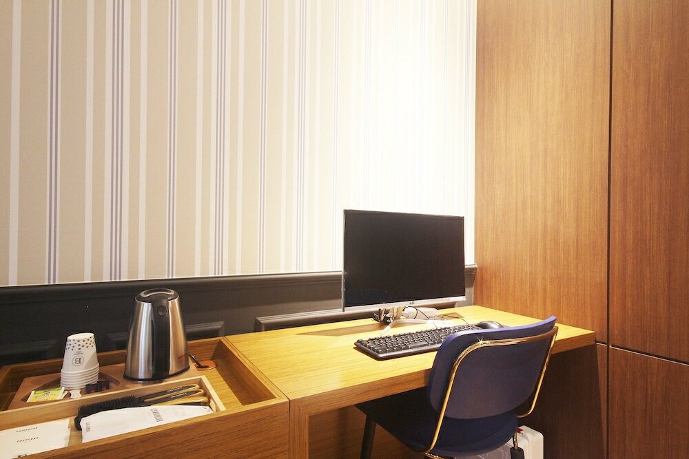 Фото Brown-Dot Seomyeon 1