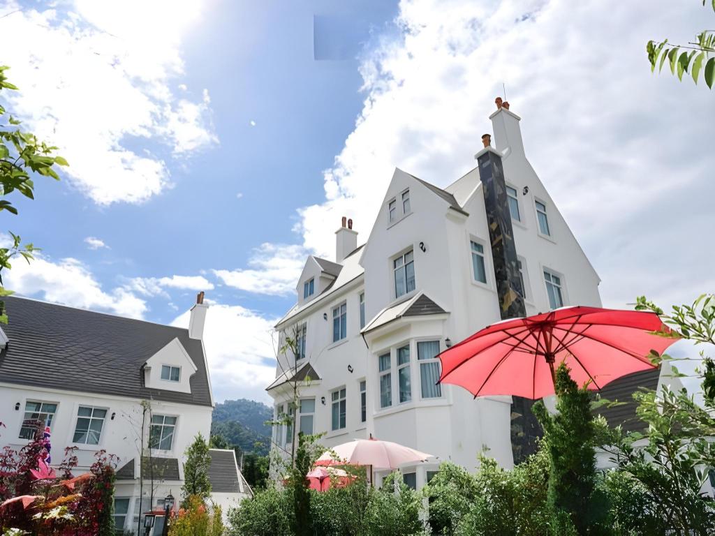 Фото Hillsborough The English Country House