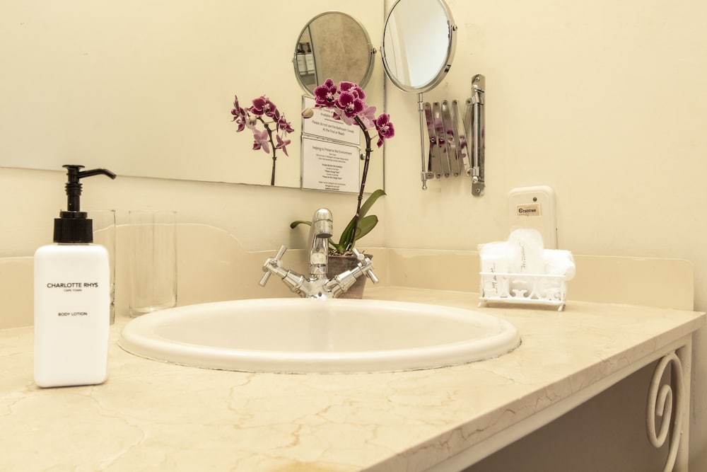 Фото Auberge Burgundy Guest House