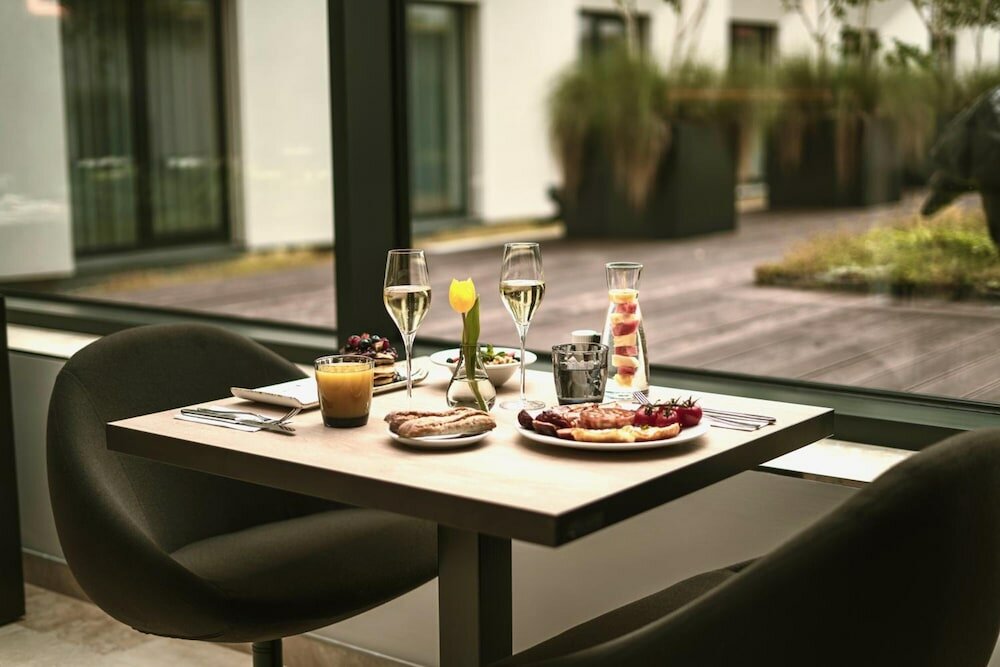 Фото Hotel Cube Prague