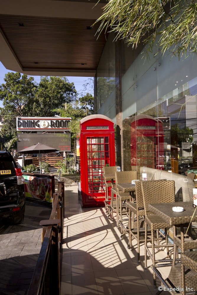 Фото Castle Peak Hotel