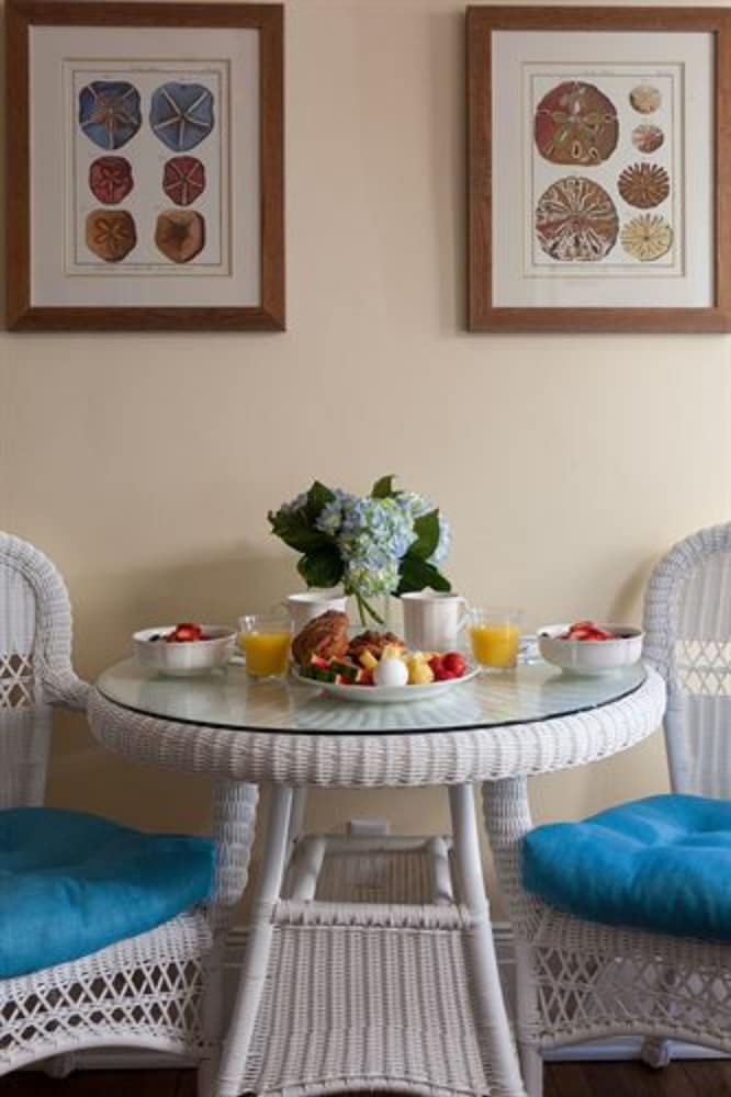 Фото Channel Road Inn, A Four Sisters Inn