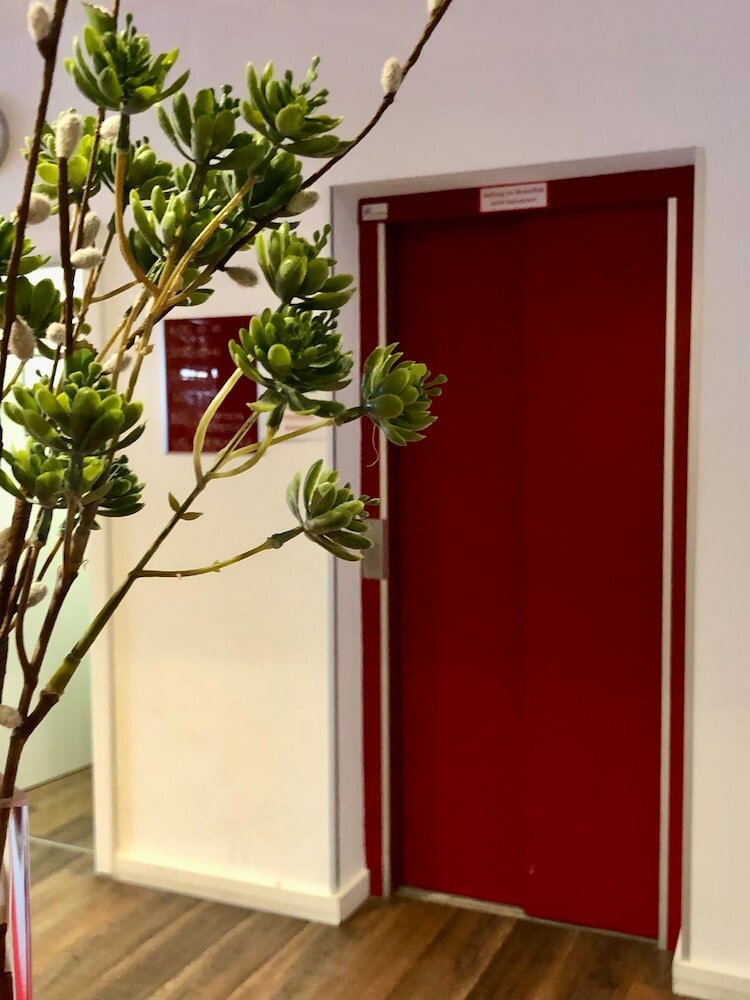 Фото Montana Hotel Köln-Bonn Airport