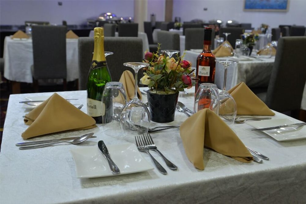 Фото Treasures Suites & Conferences