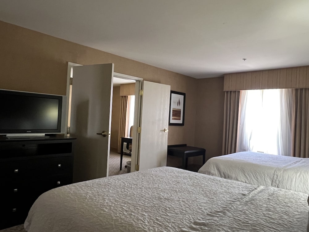 Фото Hampton Inn & Suites Barstow