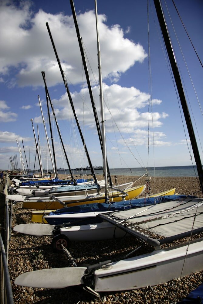 Фото The Old Ship Hotel