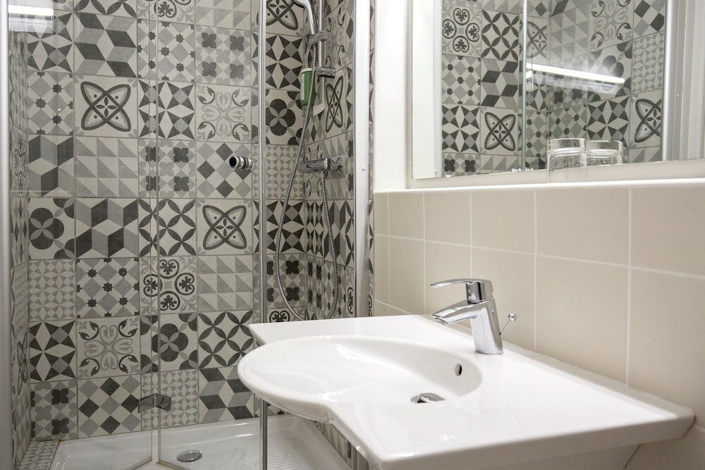 Фото Hôtel Raymond 4 Toulouse