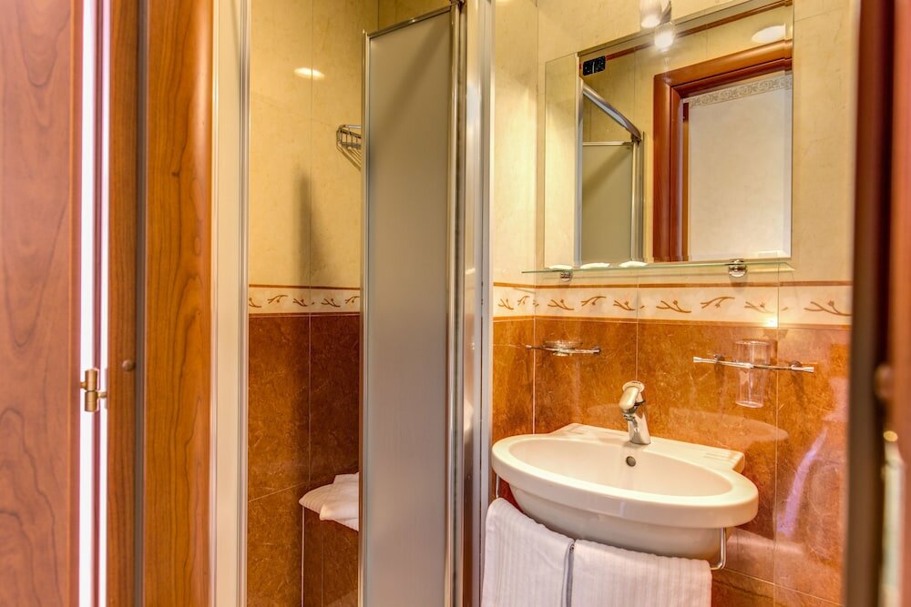 Фото Hotel Centro Cavour Roma