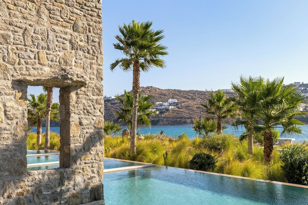 Фото Aeonic Suites and SPA