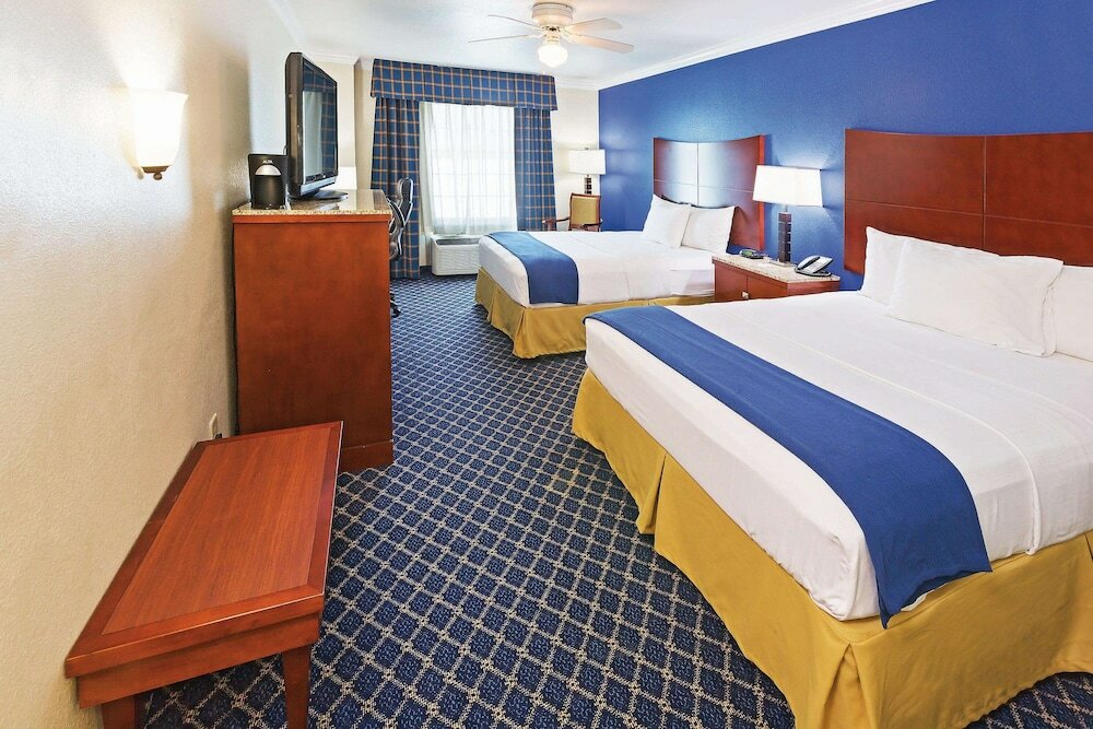 Фото La Quinta Inn & Suites by Wyndham Dalhart