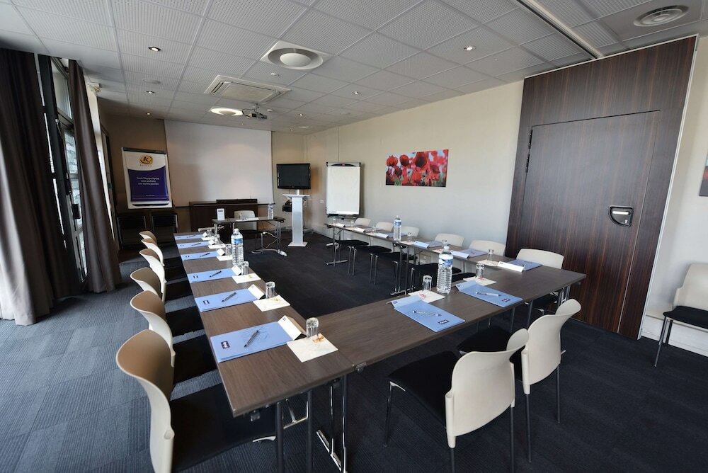 Фото Kyriad Dijon Gare