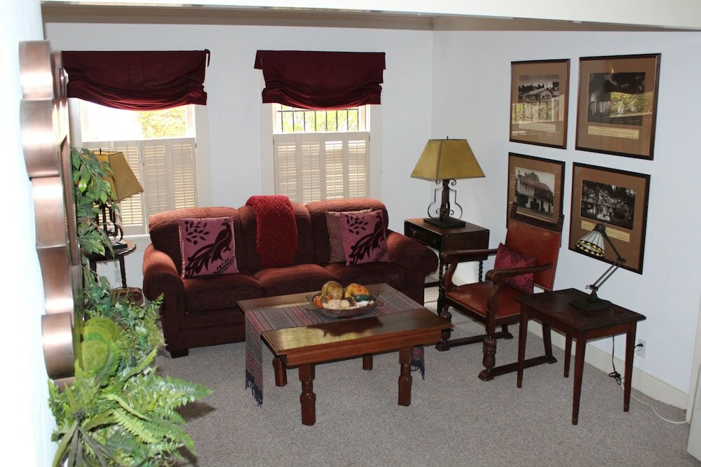 Фото Merritt House Hotel