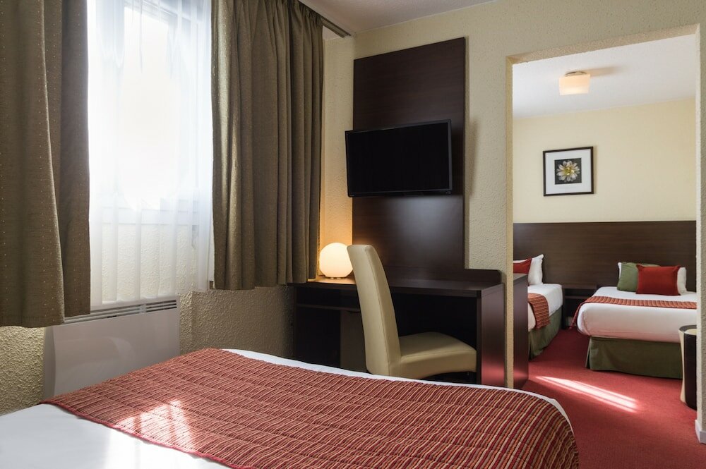 Фото The Originals City, Hôtel Paris Sud, Orly-Draveil