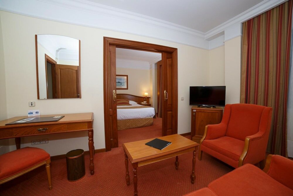 Фото Hotel Hoyuela