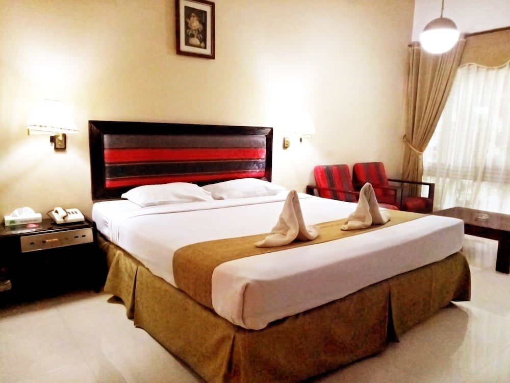 Фото New Grand Park Hotel