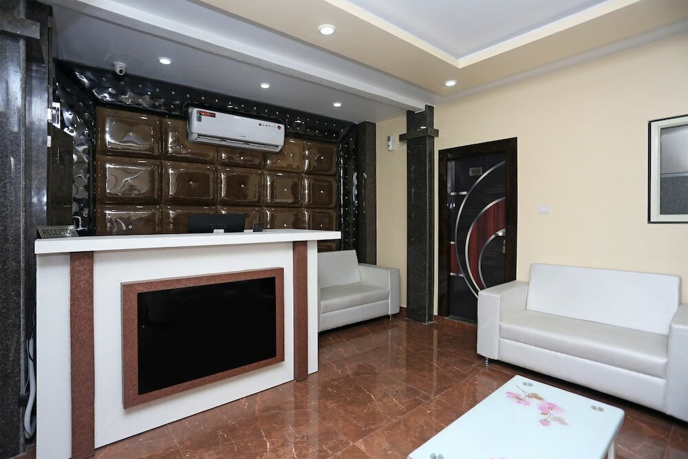 Фото Oyo 15530 Hotel G S Residency