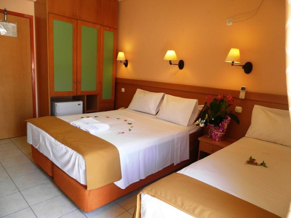 Фото Hotel Segas