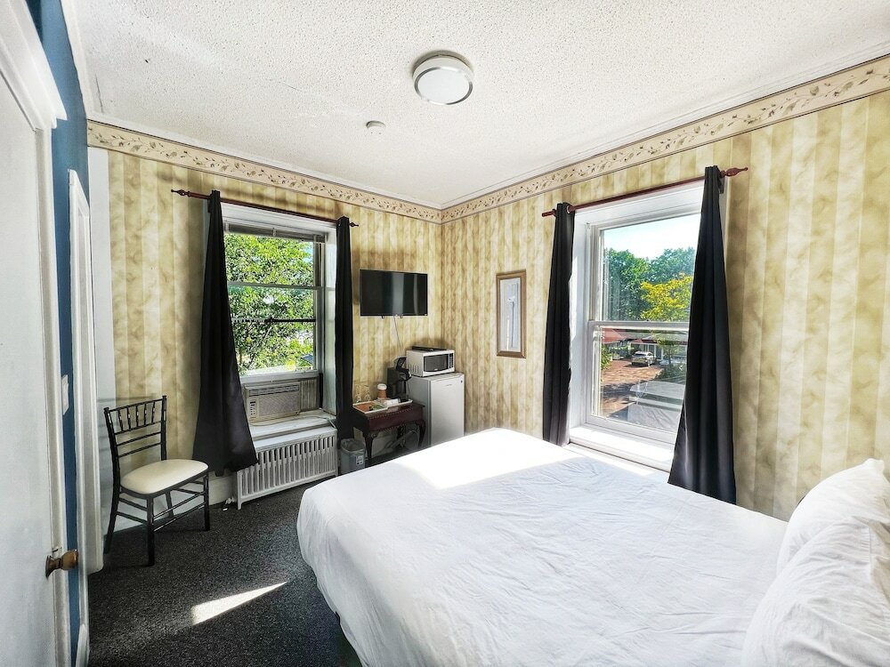 Фото Inn at the Falls