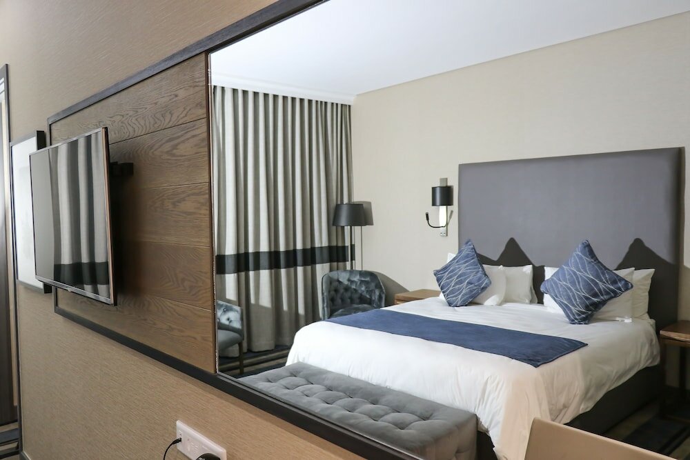 Фото Mayfair Hotel