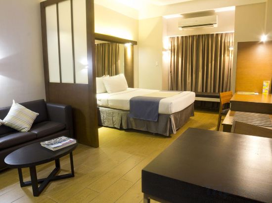 Фото Microtel by Wyndham Acropolis