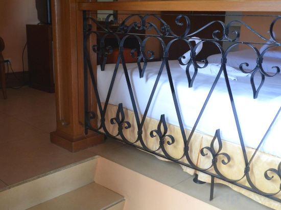 Фото Estancia Resort Hotel