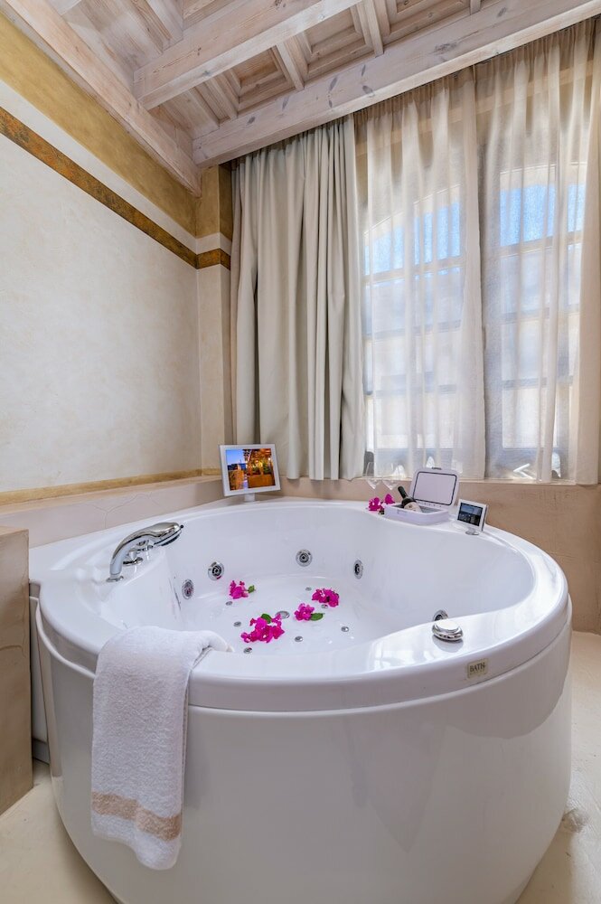 Фото 10gr Hotel and Wine Bar - Adults Only