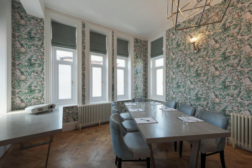 Фото Stattons Hotel & Restaurant