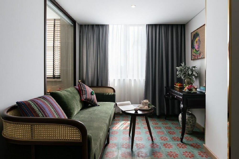 Фото Au Lac Legend Hotel