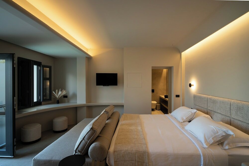 Фото Black Diamond Suites - Adults Only