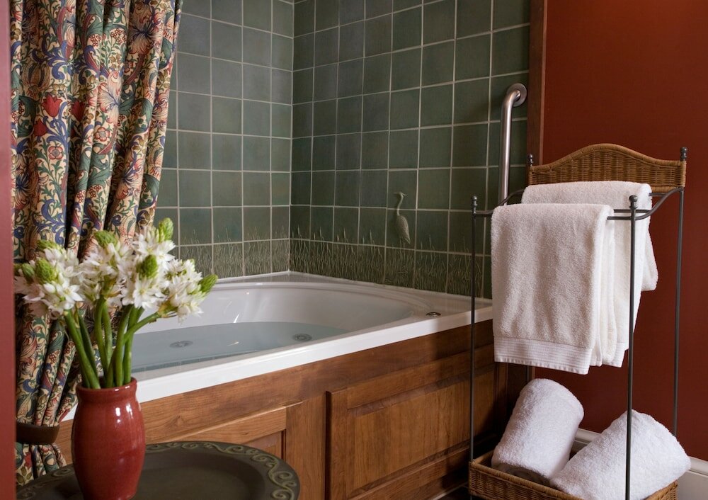 Фото Lake Pointe Inn