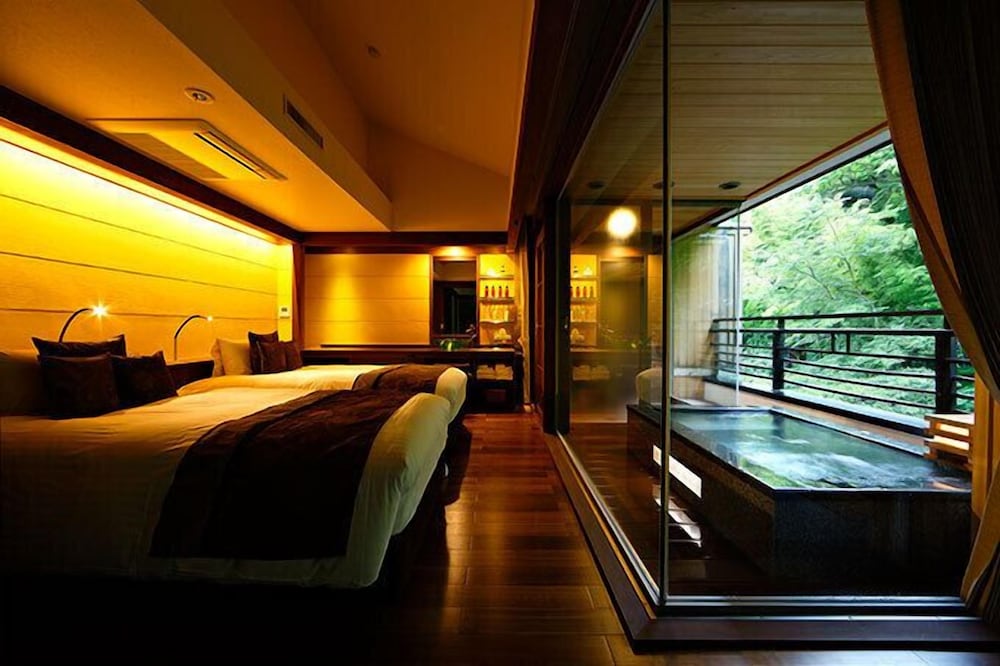 Фото Hakone Kamon