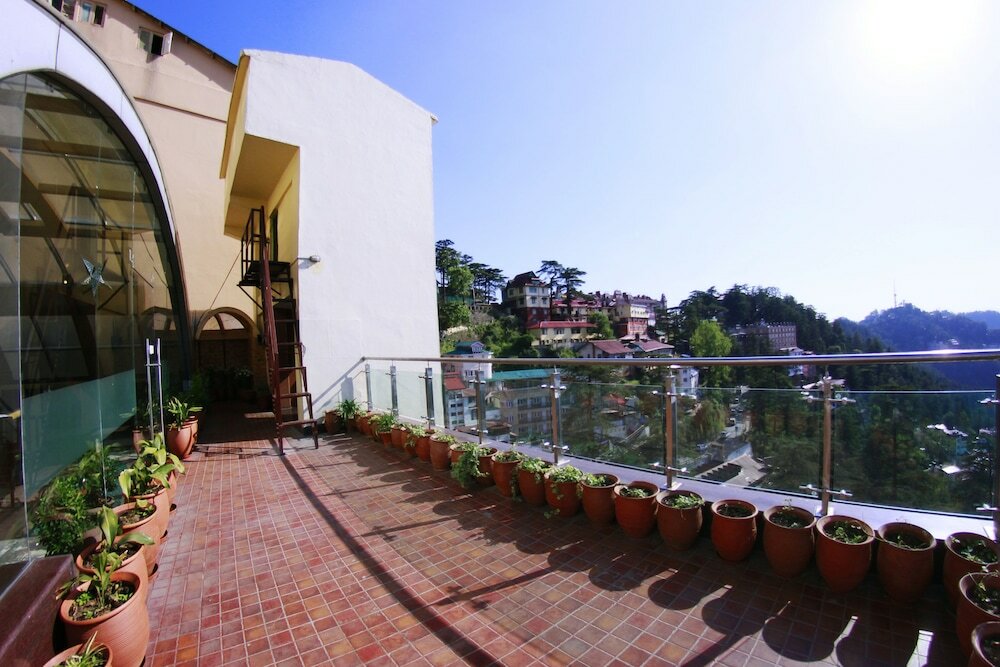 Фото Hotel Surya